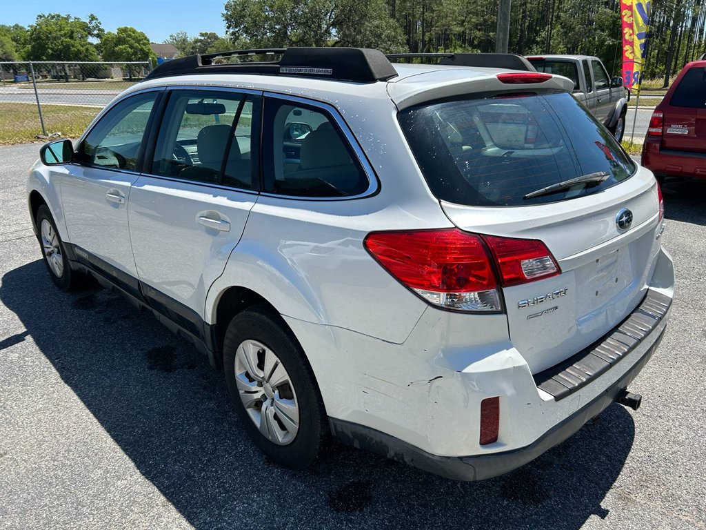2011 Subaru Outback 2.5i photo