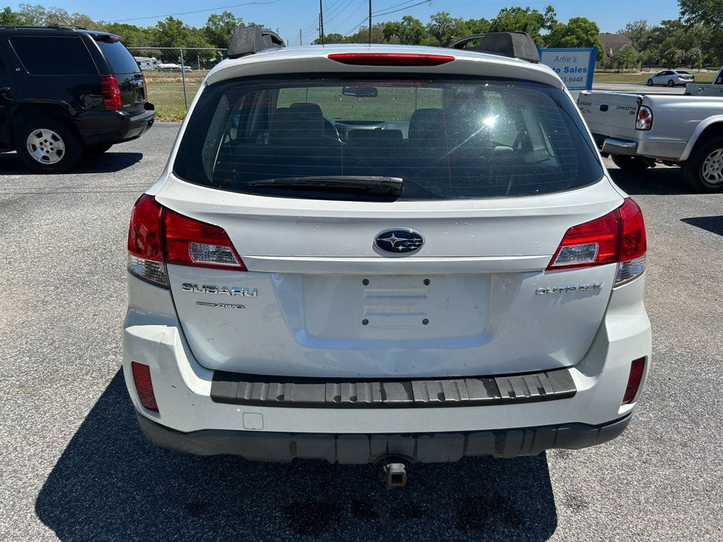 2011 Subaru Outback 2.5i photo