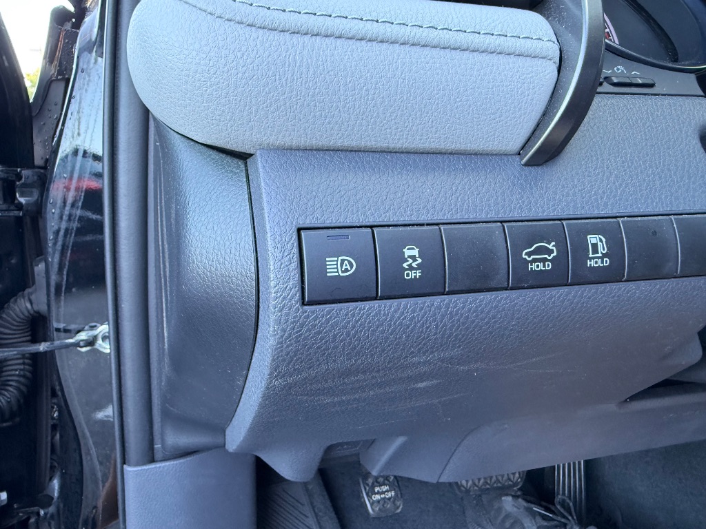 2020 Toyota Camry - $16,995