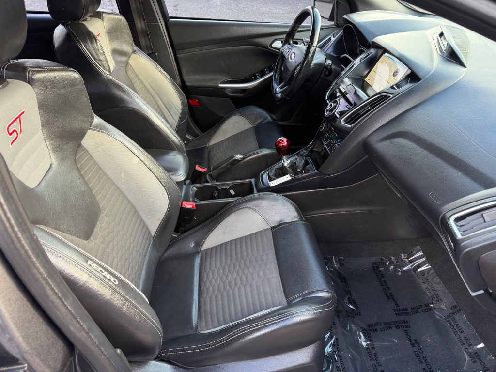 2018 Ford Focus ST photo