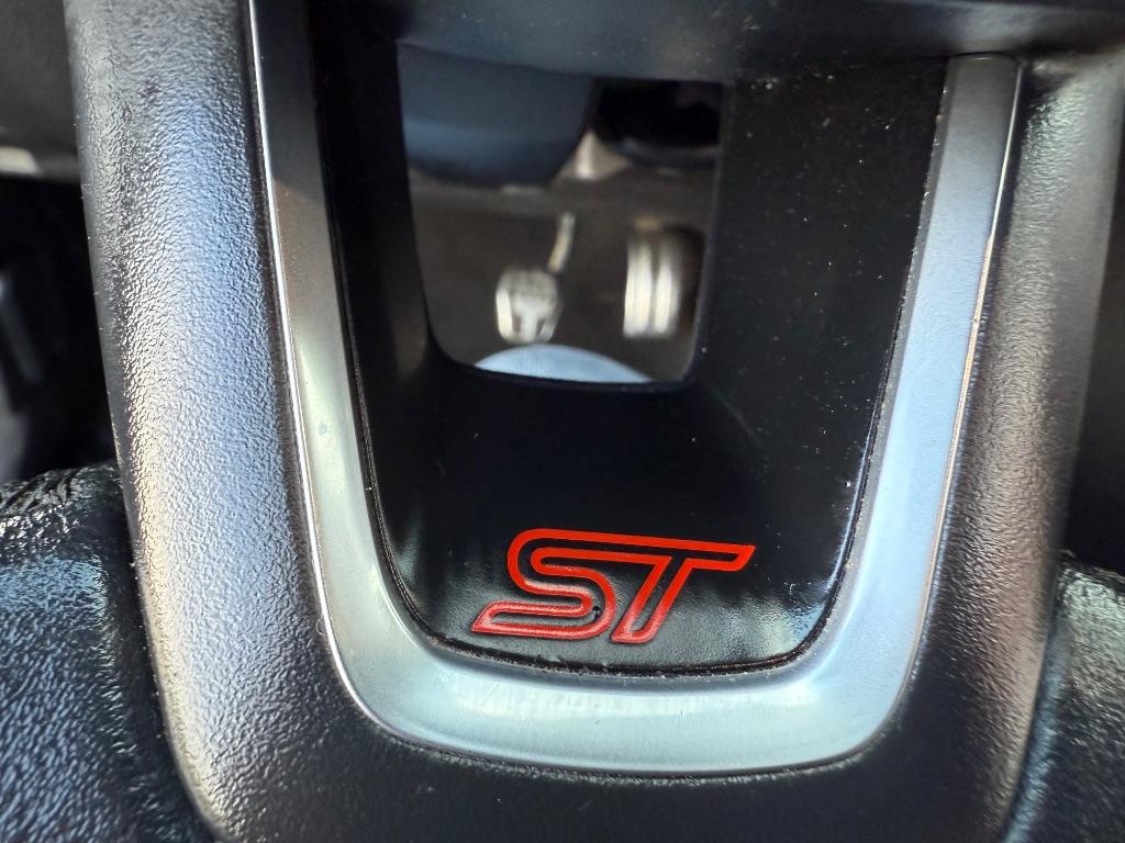 2018 Ford Focus ST photo