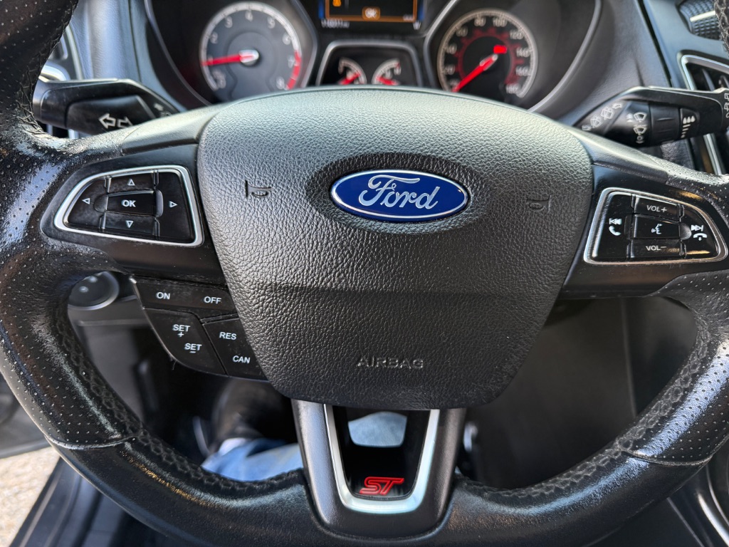 2018 Ford Focus ST photo
