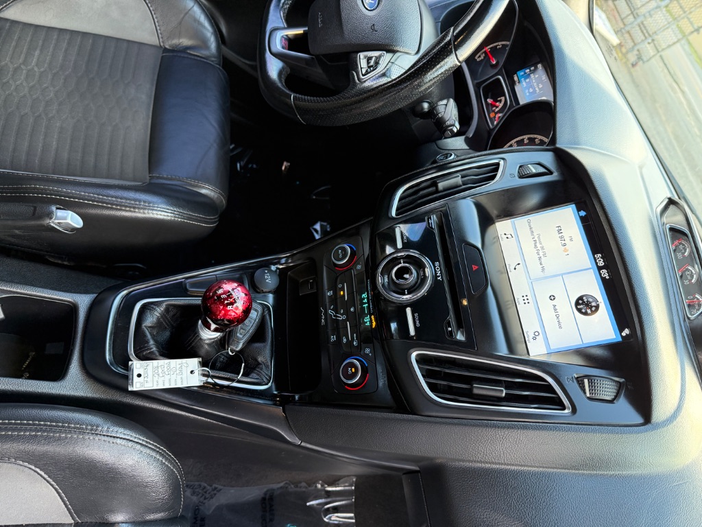 2018 Ford Focus ST photo