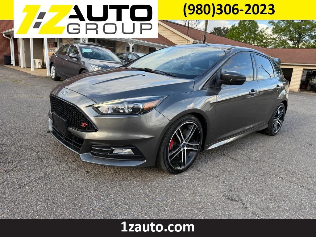 2018 Ford Focus ST photo
