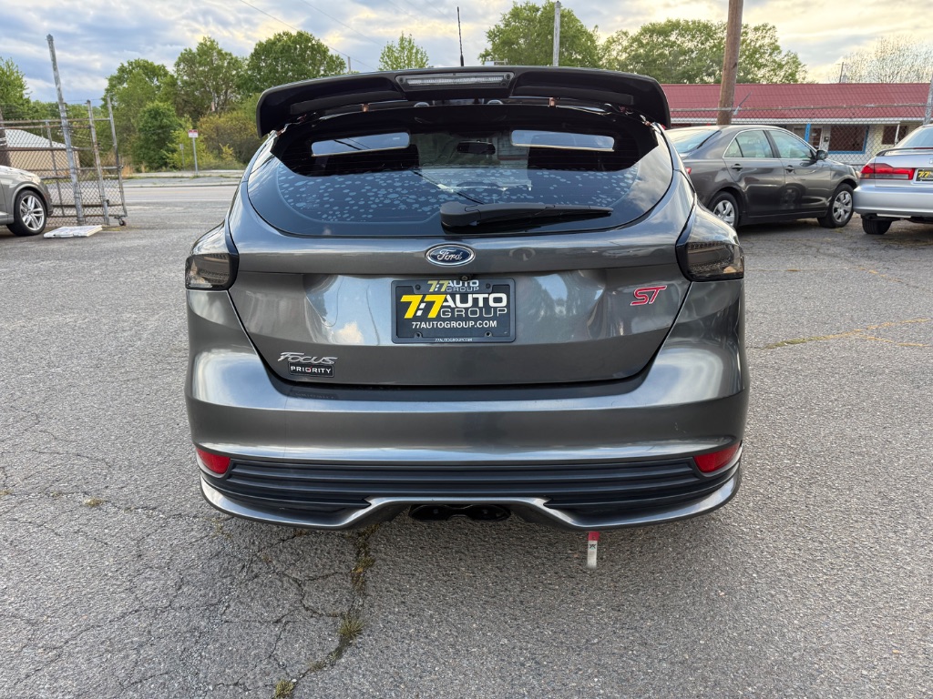 2018 Ford Focus ST photo