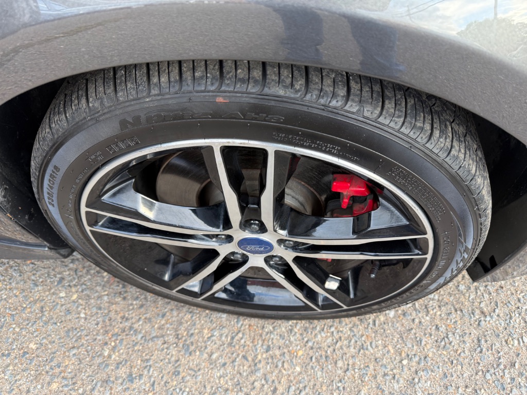 2018 Ford Focus ST photo