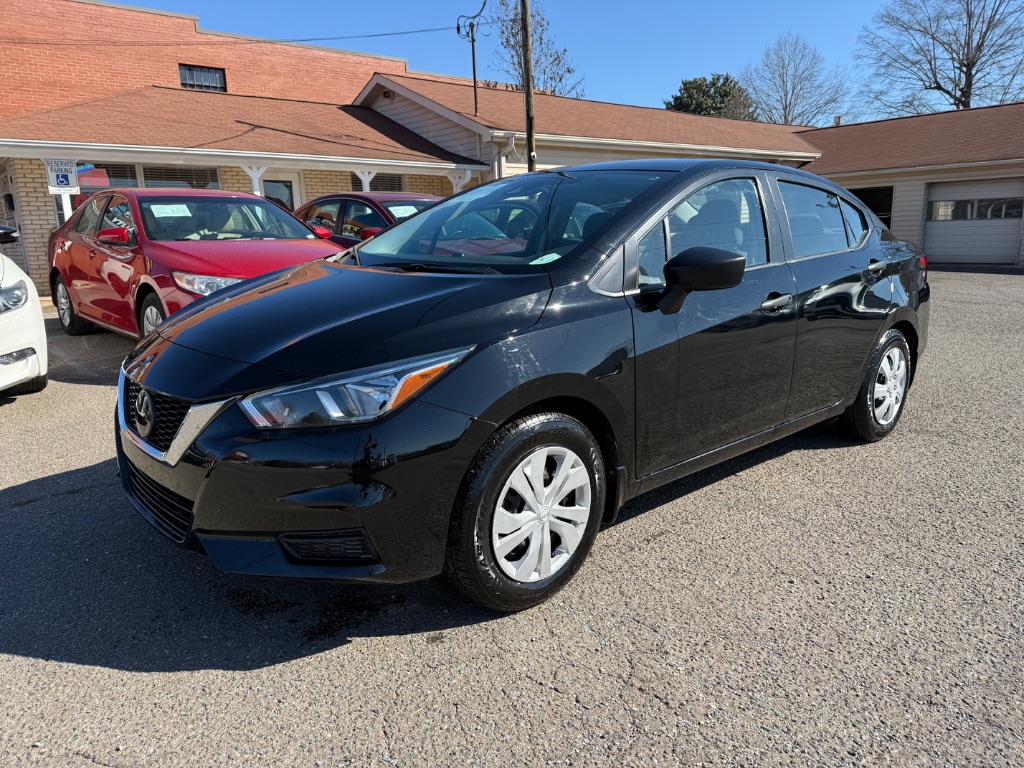 2021 Nissan Versa S photo