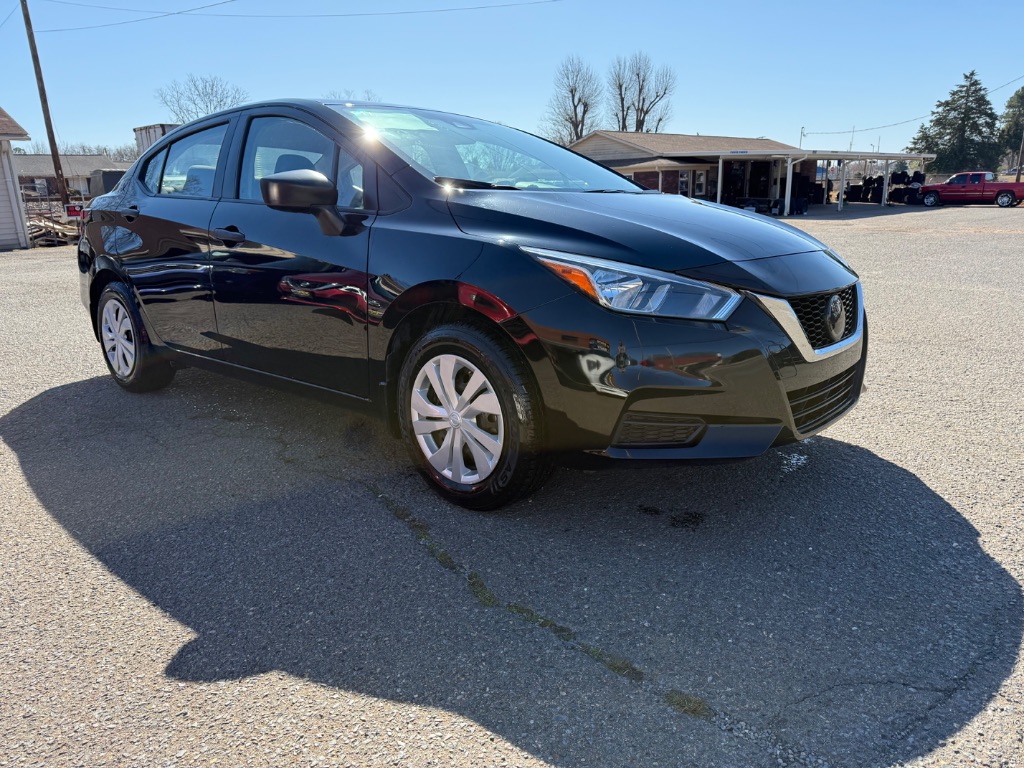 2021 Nissan Versa S photo