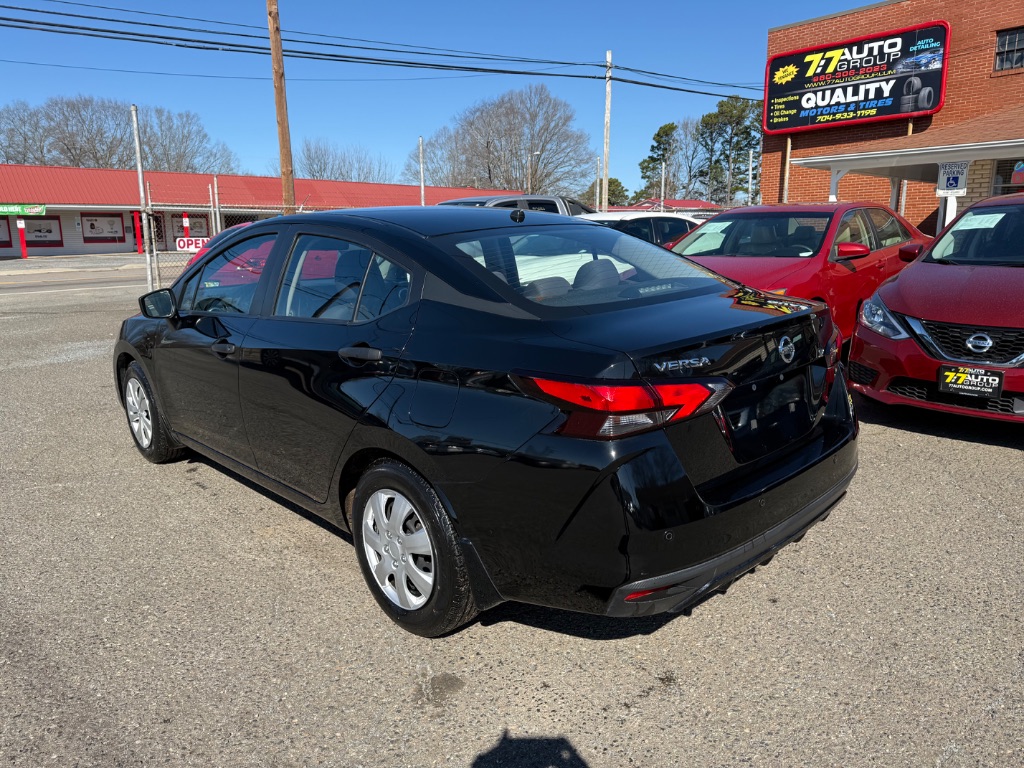 2021 Nissan Versa S photo
