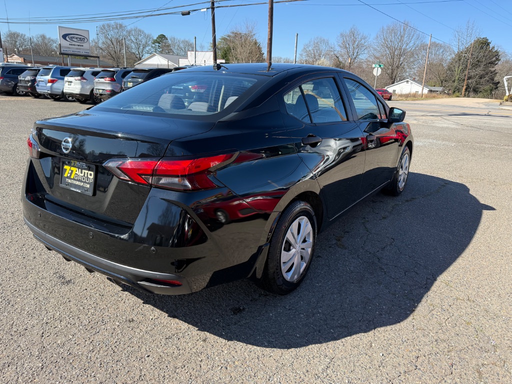2021 Nissan Versa S photo