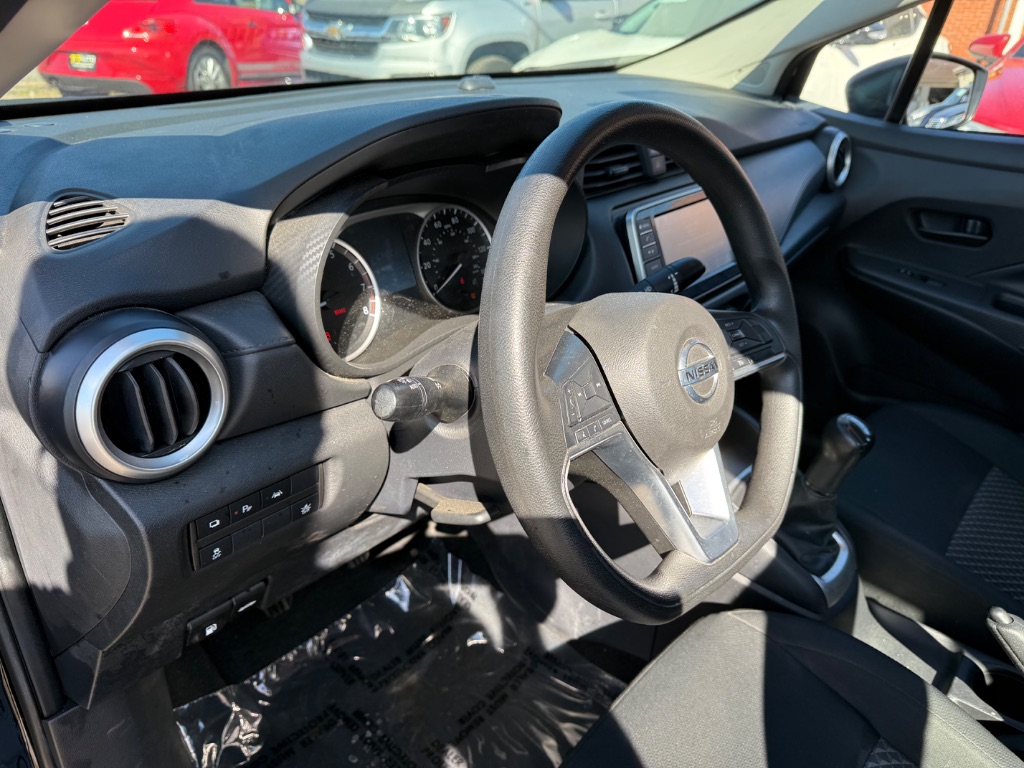 2021 Nissan Versa S photo
