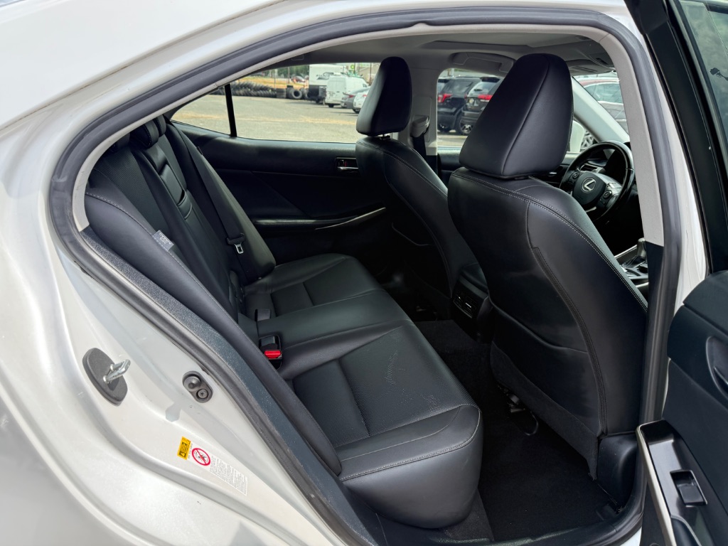 2016 Lexus IS 00t photo