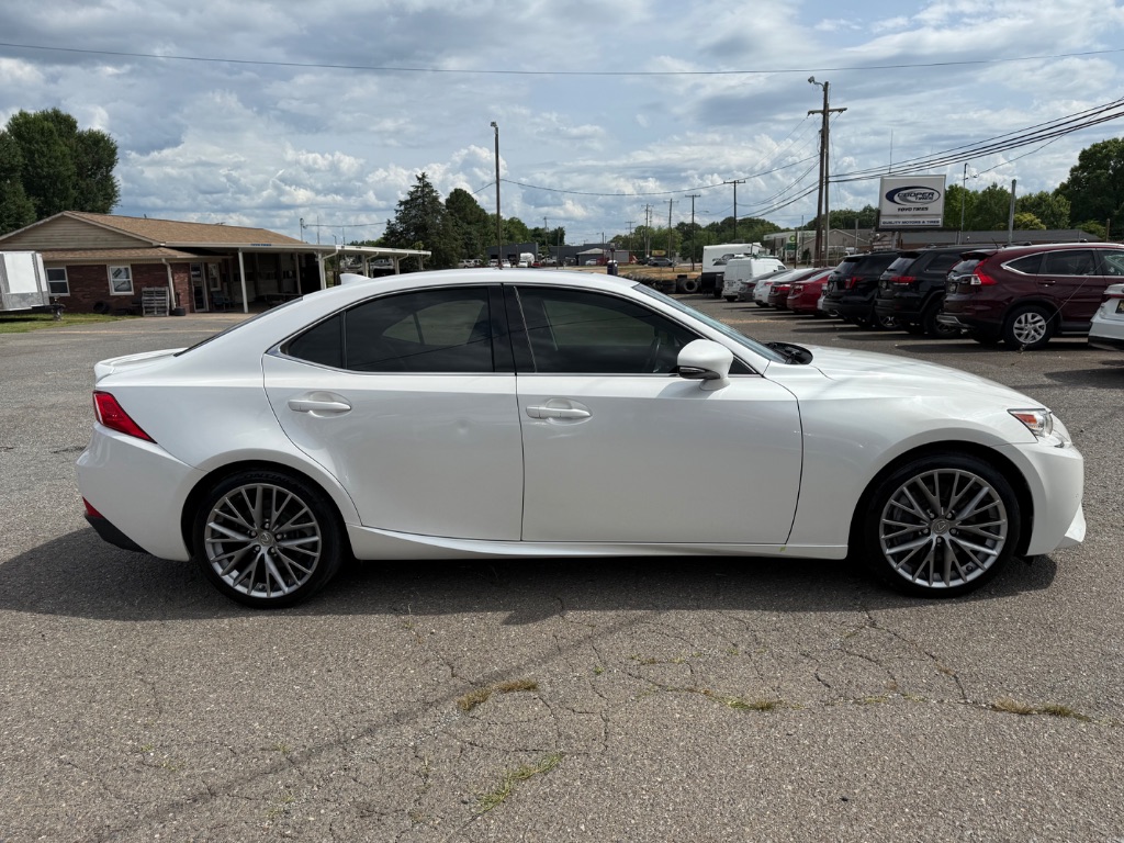 2016 Lexus IS 00t photo