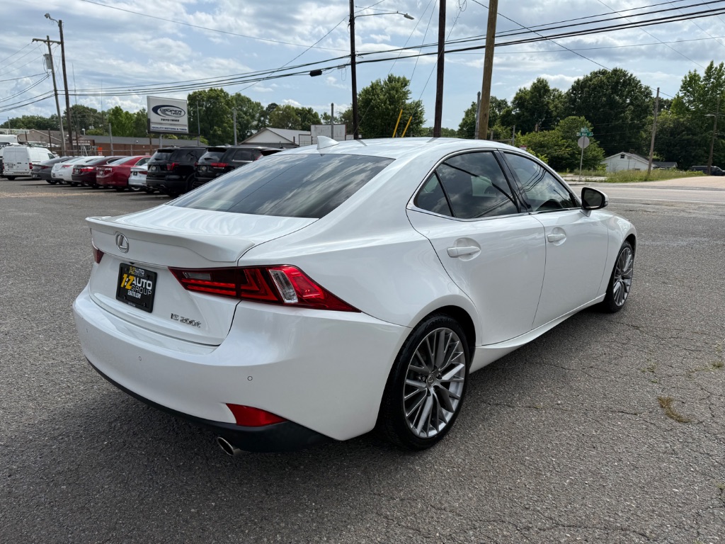 2016 Lexus IS 00t photo