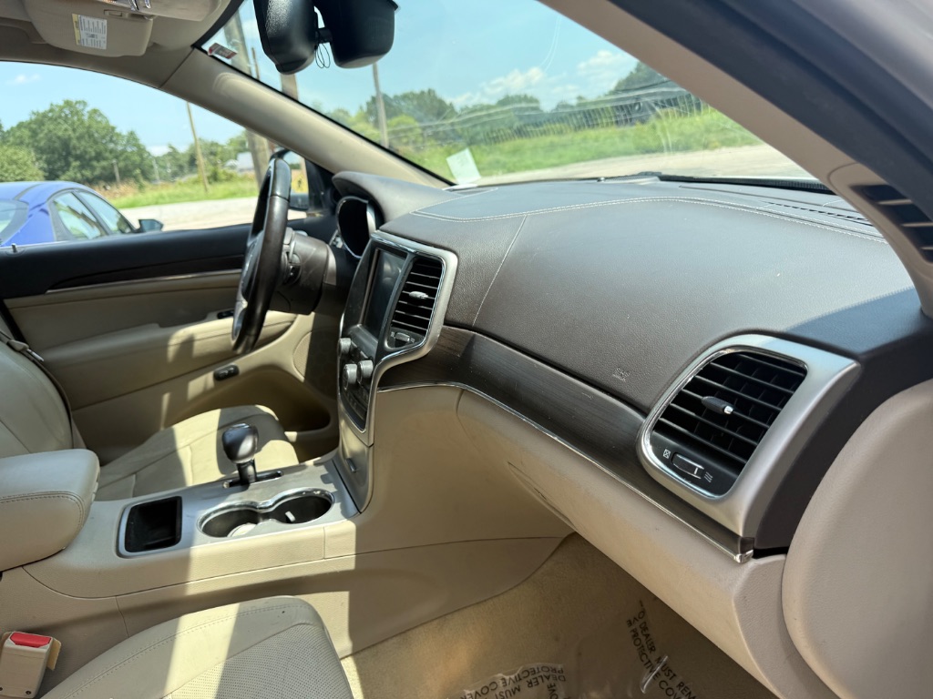 2015 Jeep Cherokee - $10,995