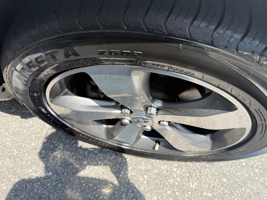 2015 Jeep Cherokee - $10,995