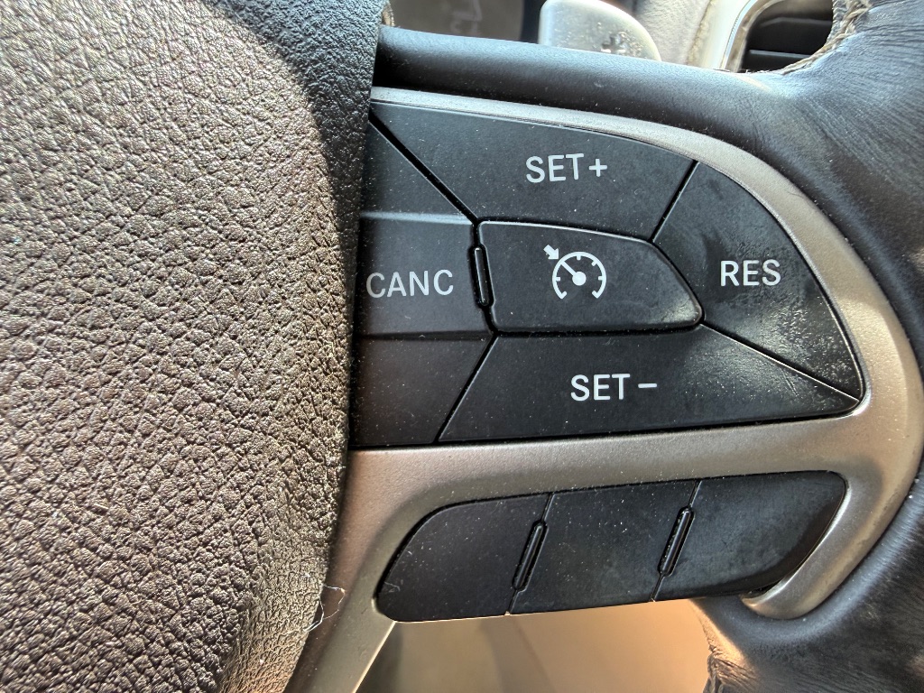 2015 Jeep Cherokee - $10,995