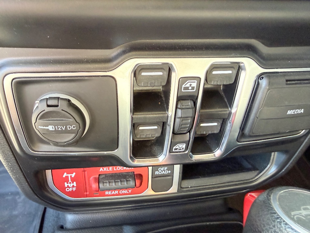 2022 Jeep Gladiator - $35,995