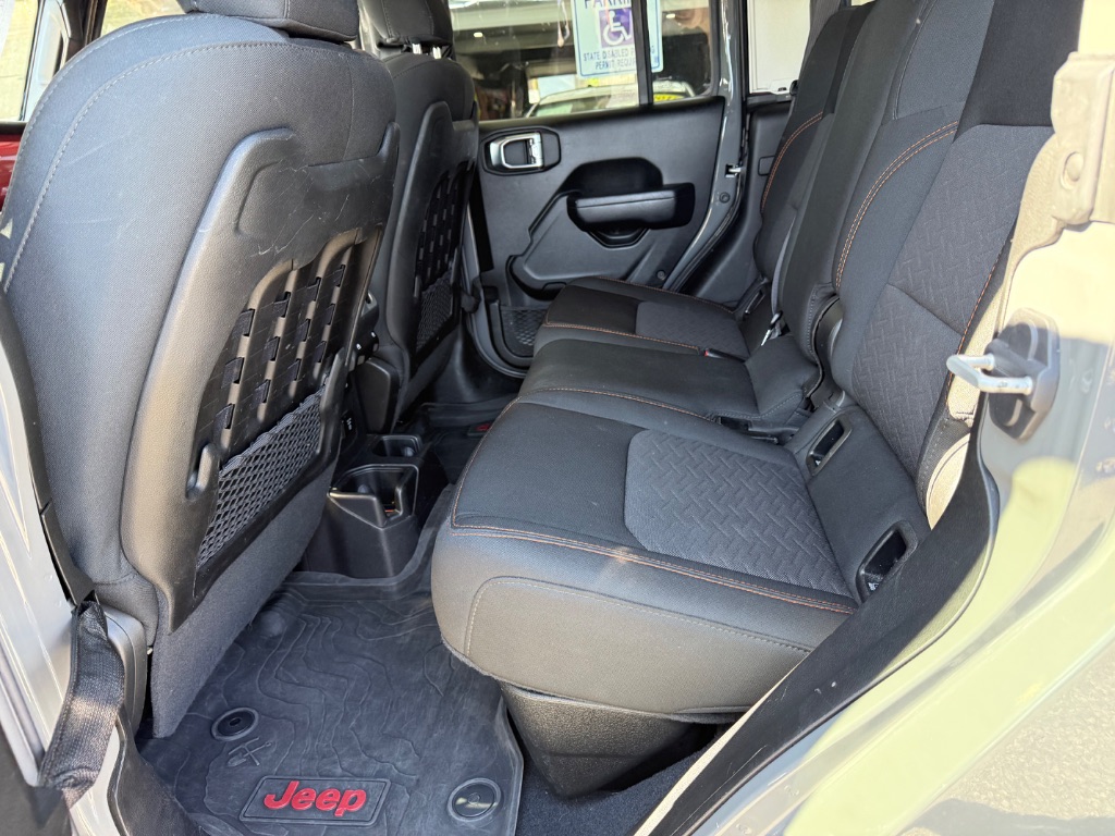 2022 Jeep Gladiator - $35,995