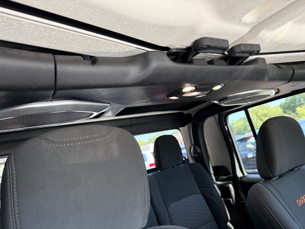 2022 Jeep Gladiator - $35,995