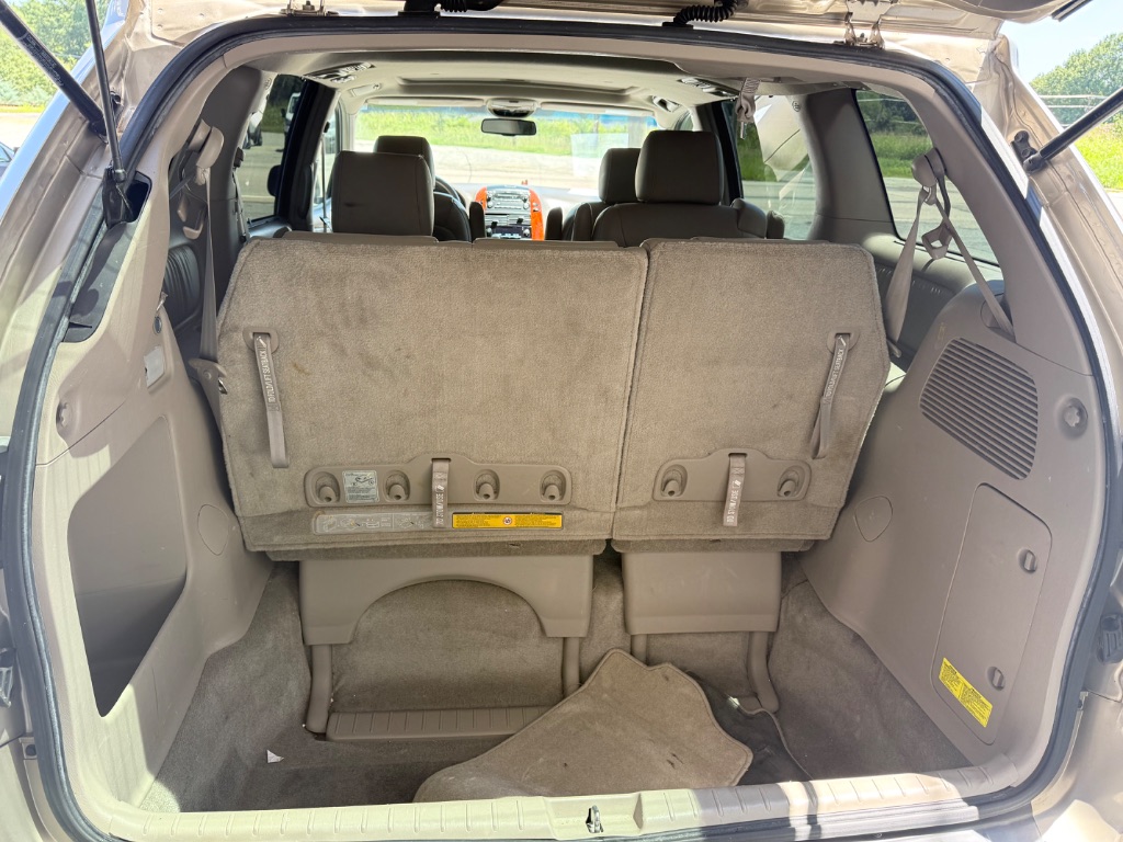 2008 Toyota Sienna - $8,995