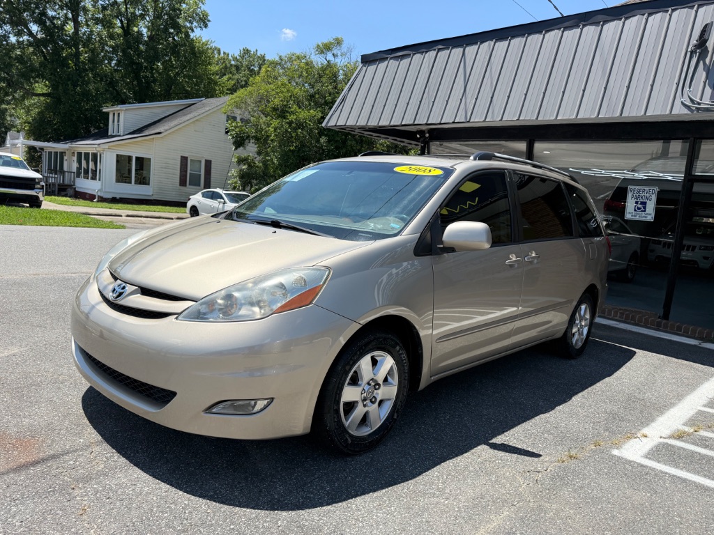 2008 Toyota Sienna - $8,995