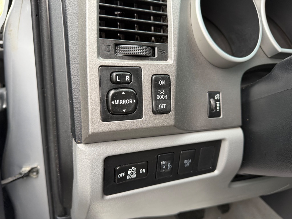 2011 Toyota Tundra Grade photo