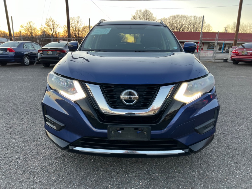 2018 Nissan Rogue SV photo