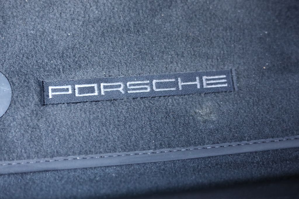 2021 Porsche Taycan photo
