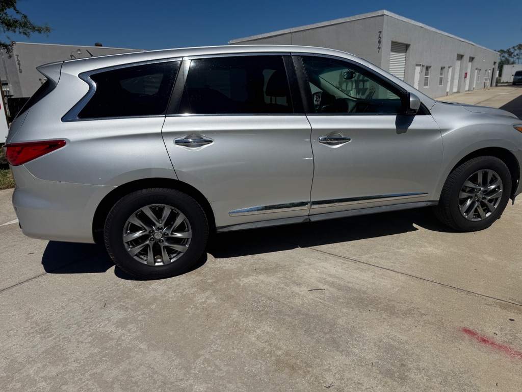 2013 Infiniti JX35 photo
