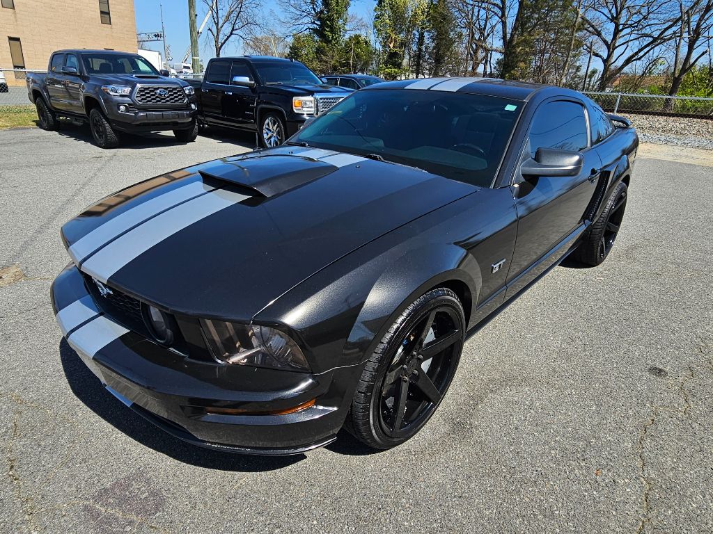 2006 Ford Mustang GT Deluxe photo