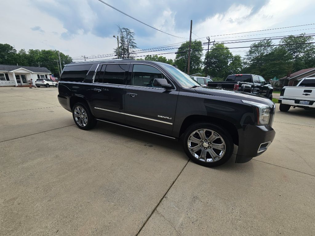 2016 GMC Yukon XL 1500 Denali photo