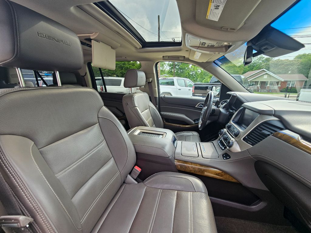 2016 GMC Yukon XL 1500 Denali photo