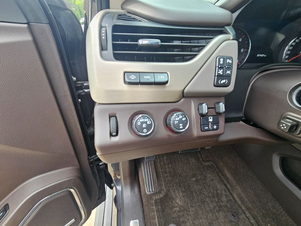 2016 GMC Yukon XL 1500 Denali photo
