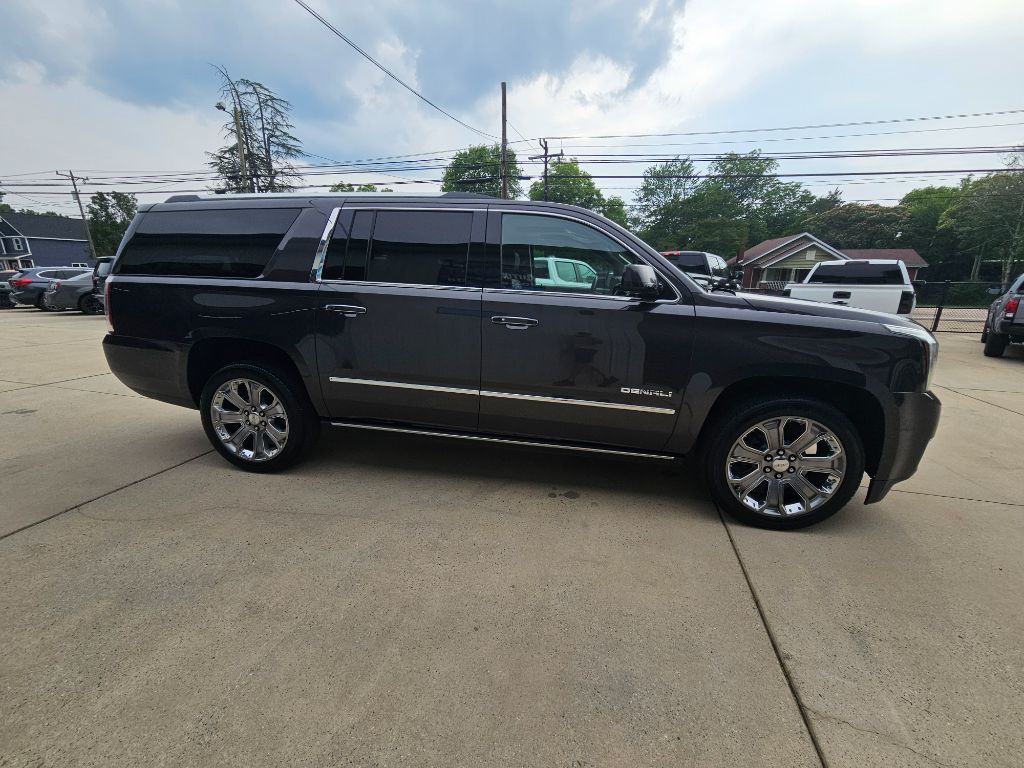 2016 GMC Yukon XL 1500 Denali photo