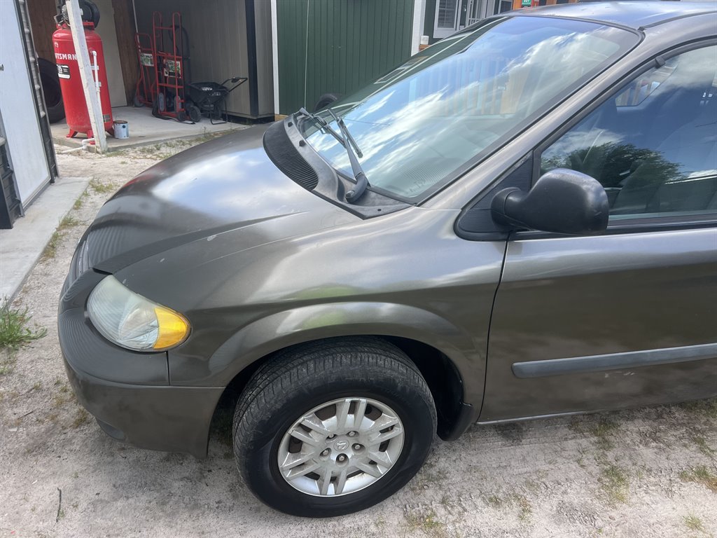 2005 Dodge Grand Caravan SE photo