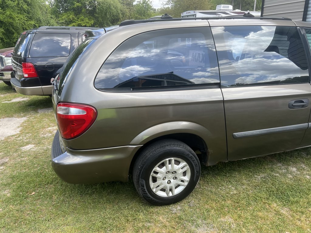 2005 Dodge Grand Caravan SE photo