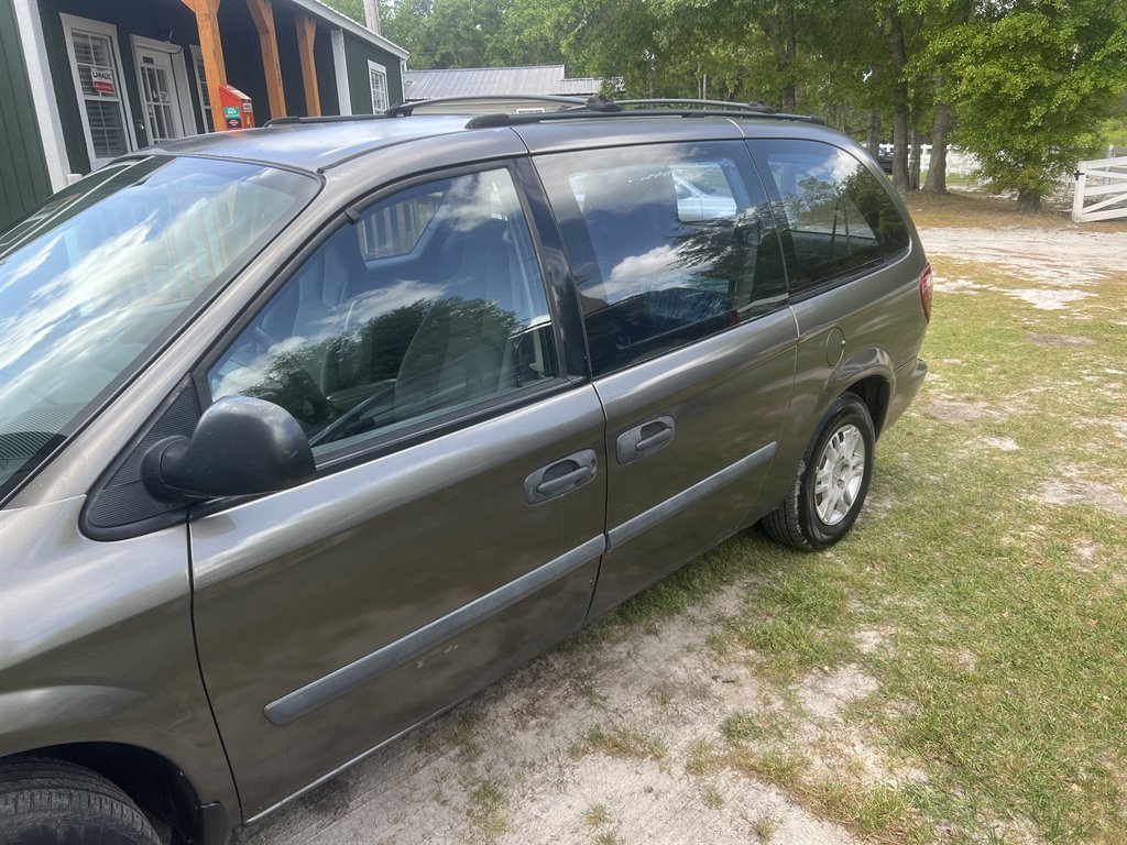 2005 Dodge Grand Caravan SE photo