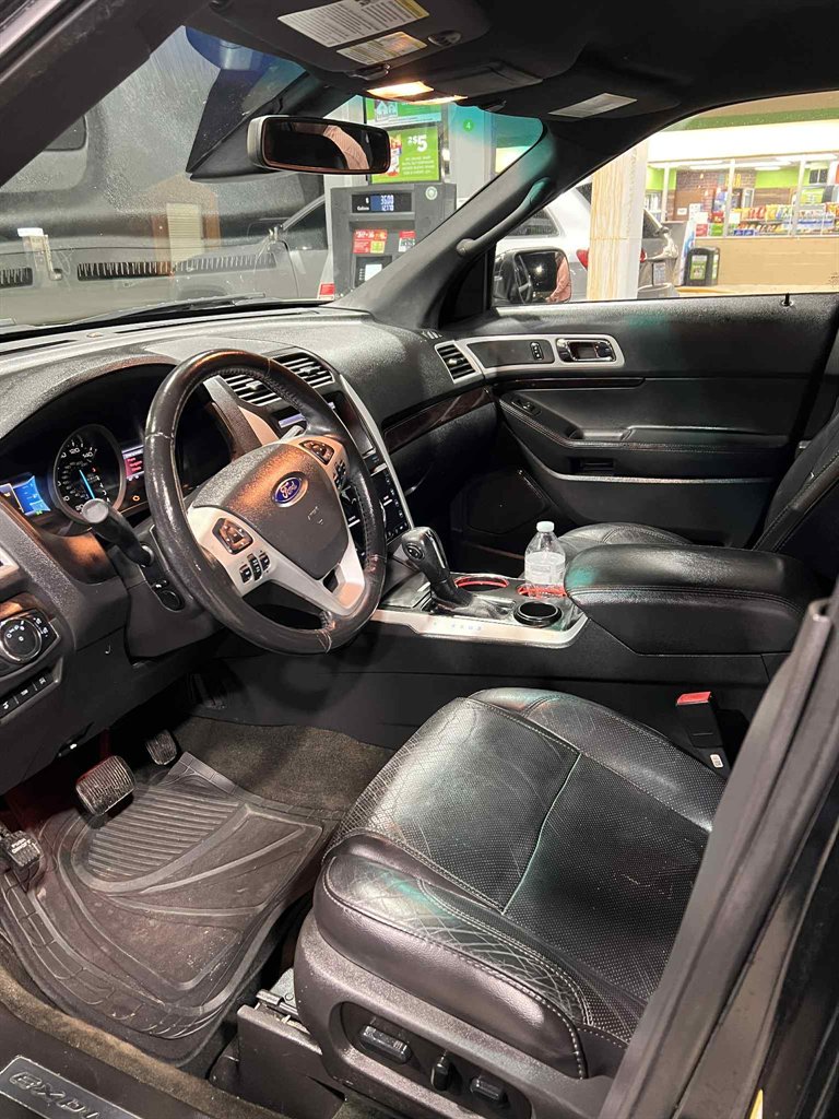 2013 Ford Explorer - $5,995