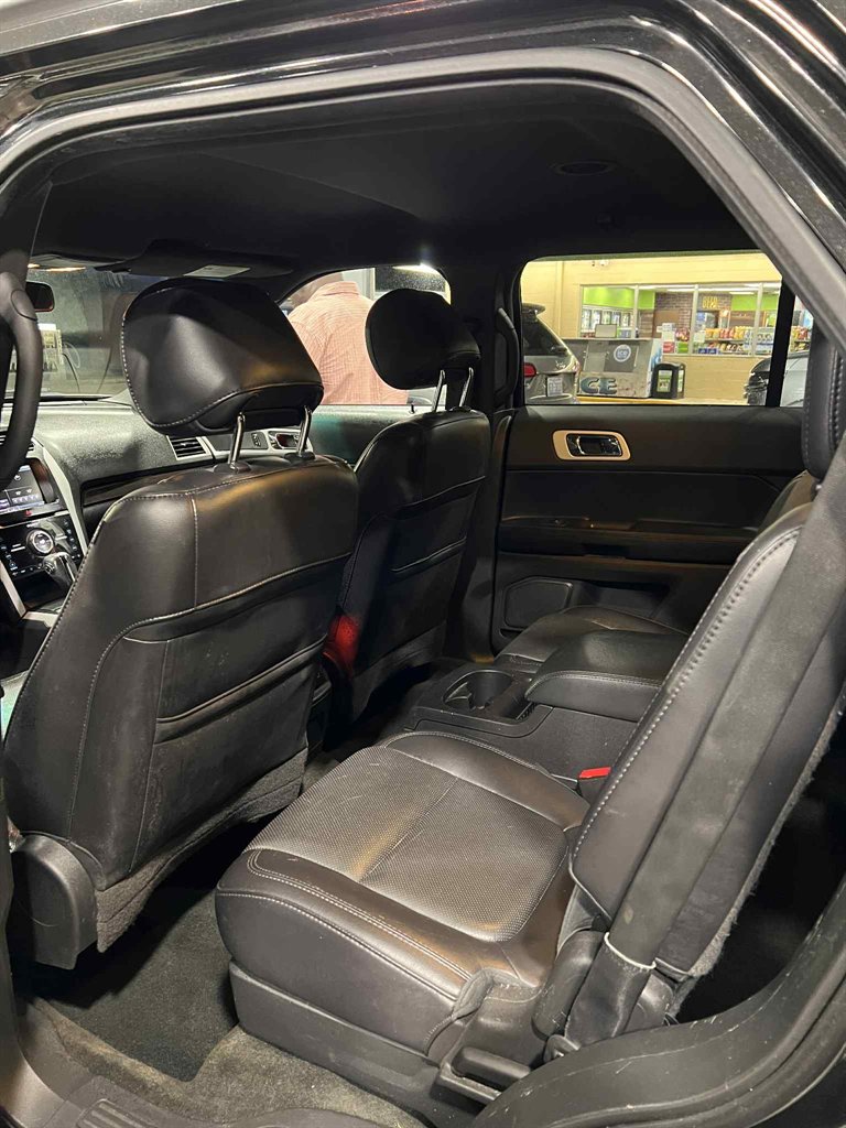 2013 Ford Explorer - $5,995
