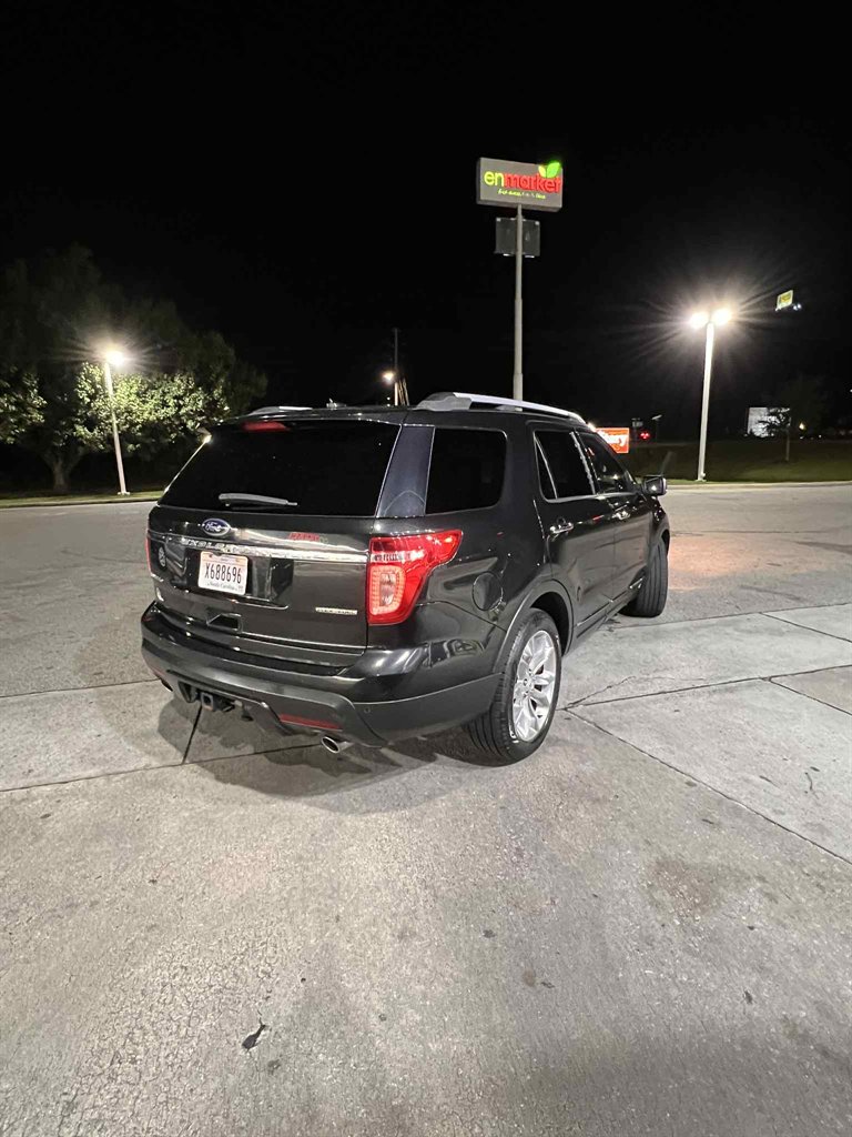 2013 Ford Explorer - $5,995