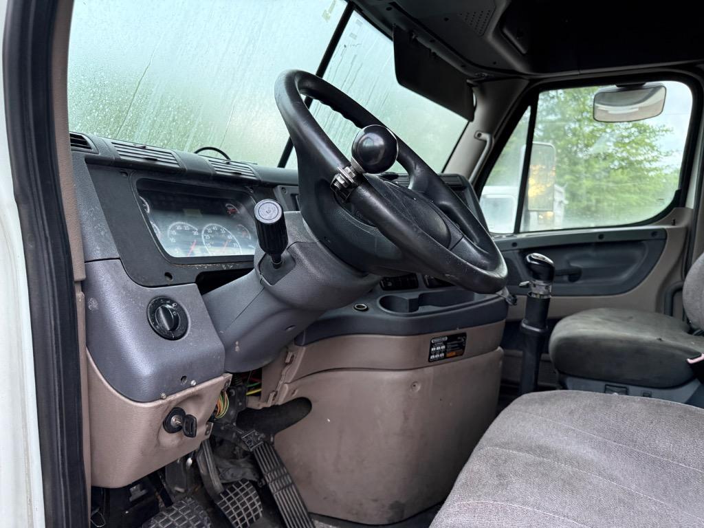 2012 Freightliner Cascadia - $21,995