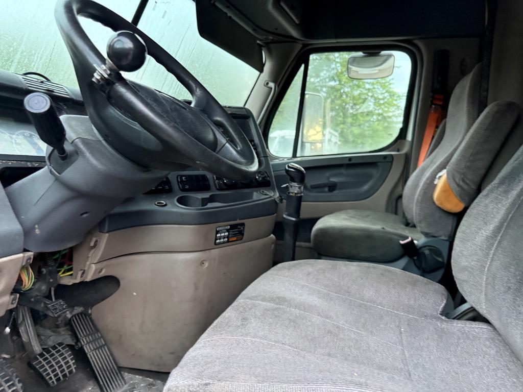 2012 Freightliner Cascadia - $21,995