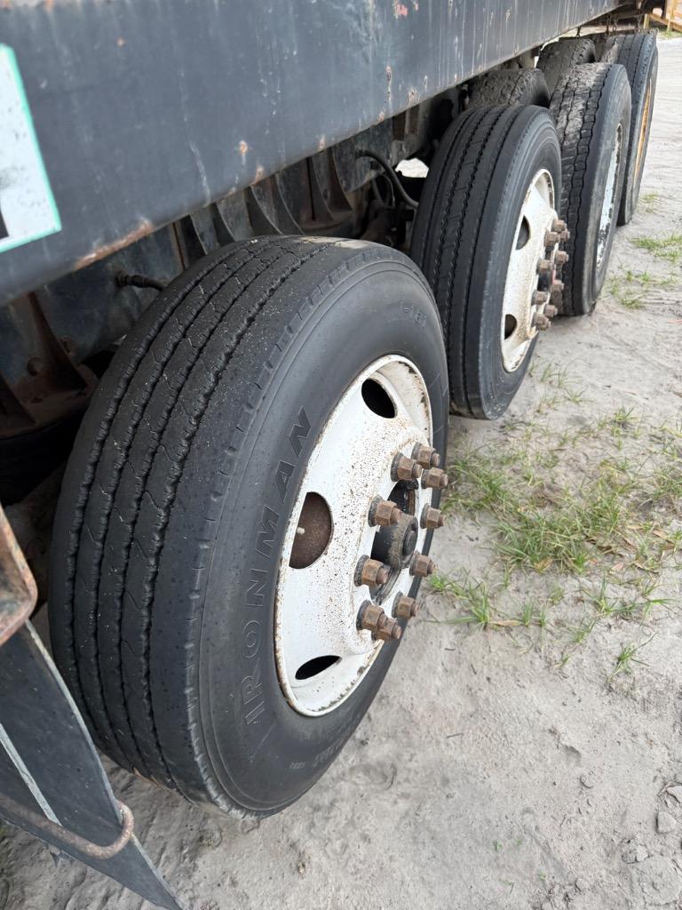 1997 Kenworth  T800 - $29,995
