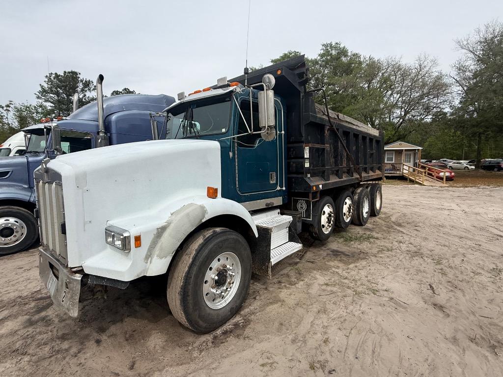 1997 Kenworth  T800 - $29,995