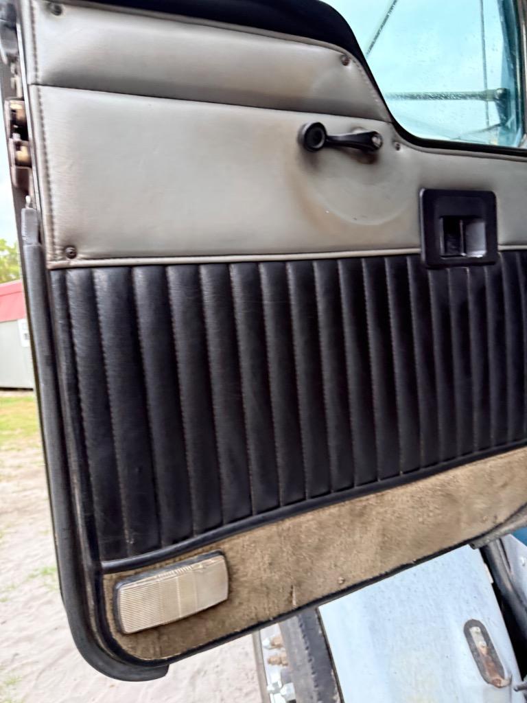 1997 Kenworth  T800 - $29,995