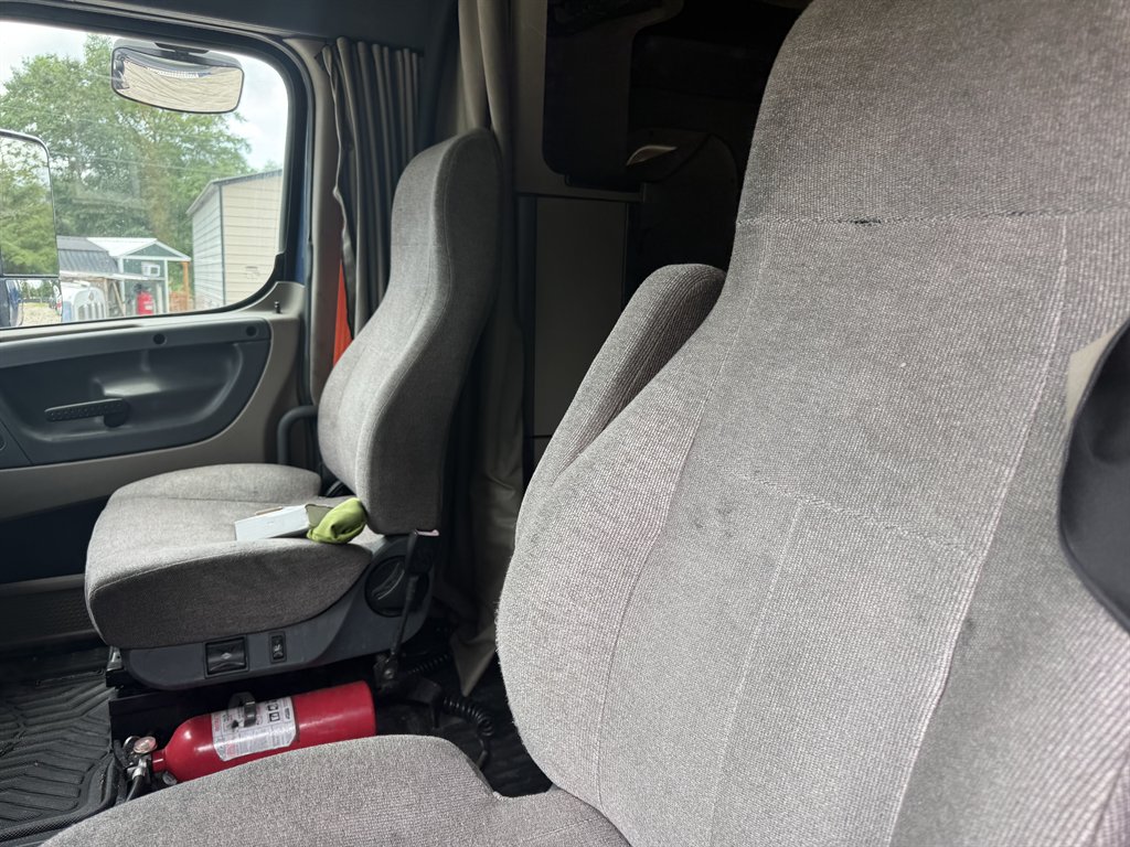2013 Freightliner Cascadia - $22,995