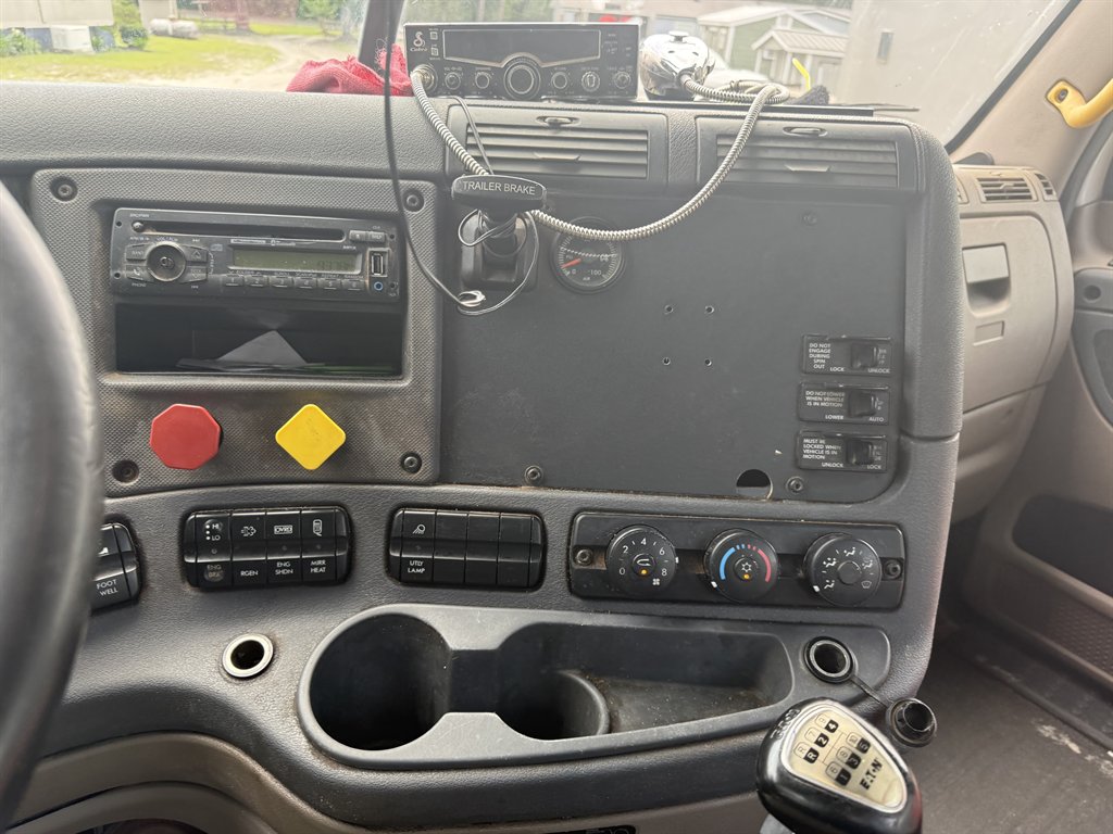 2018 Freightliner Cascadia - $24,995