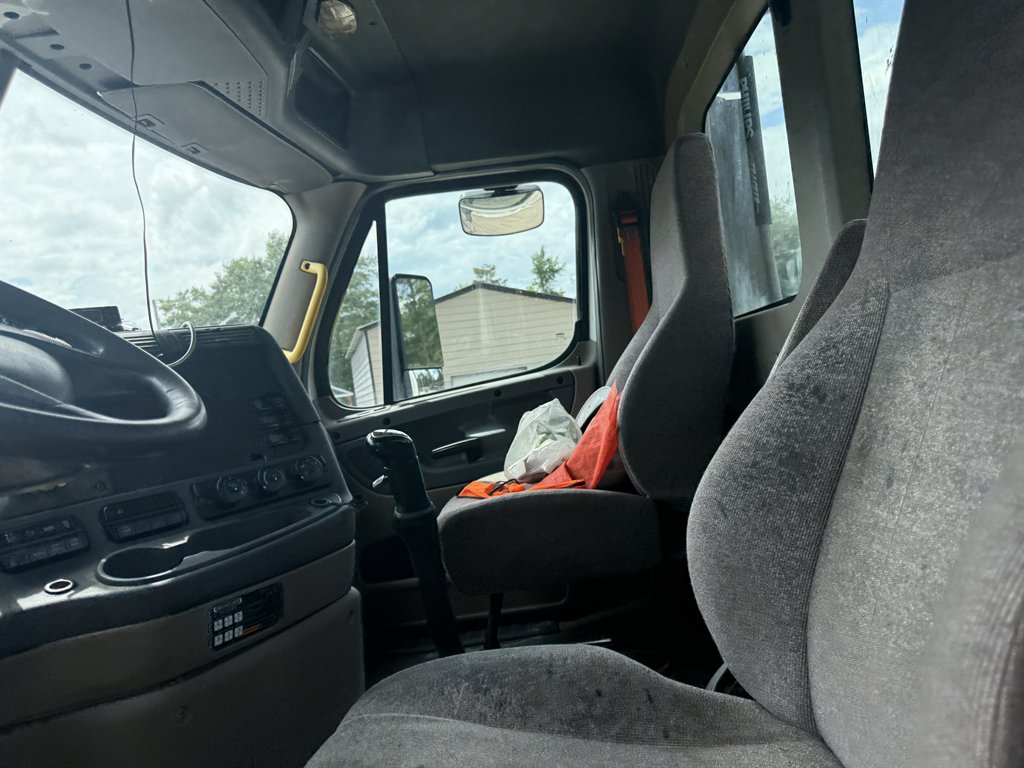 2018 Freightliner Cascadia - $24,995