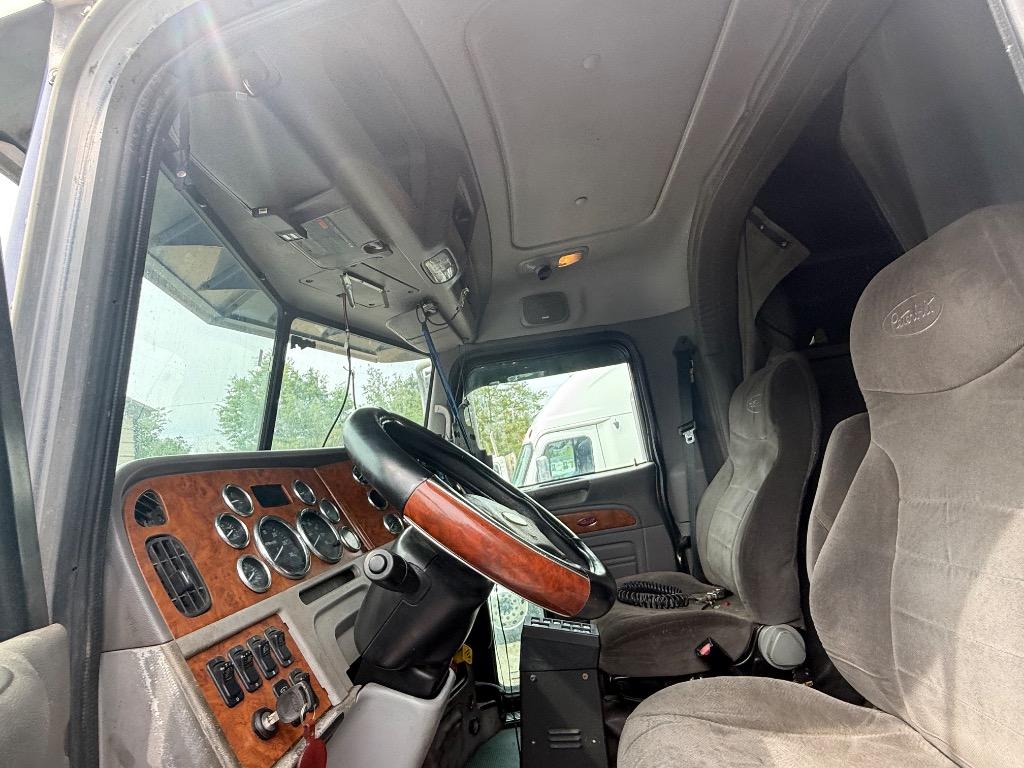 2007 Peterbilt 387 - $24,500